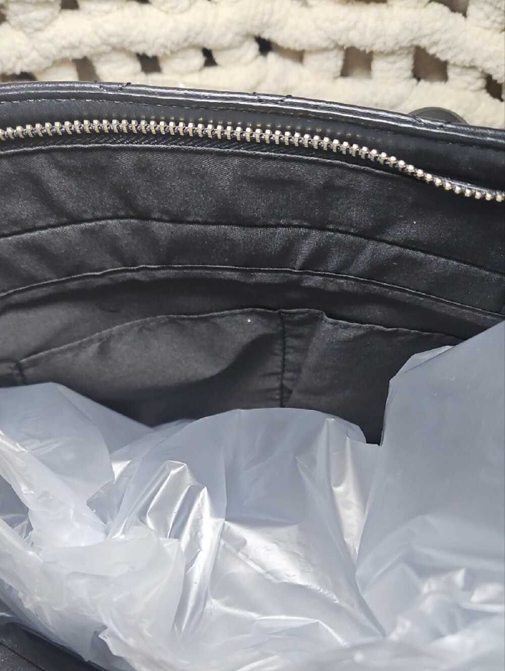 Studio Badgley Mischka Vegan Leather Big Diamond Quilted Tote w/ Front Lock New - Picture 7 of 9